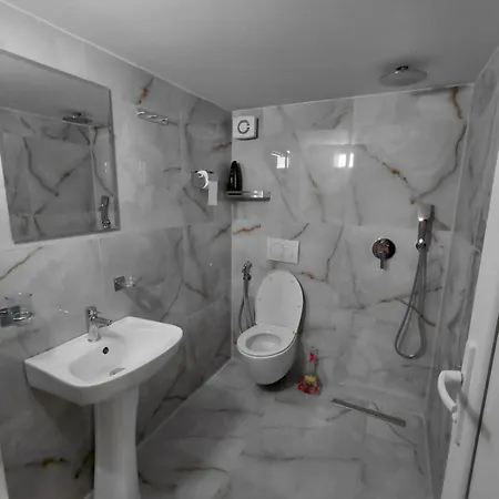 Gjiri Lalzit Sol Apartment Durrës